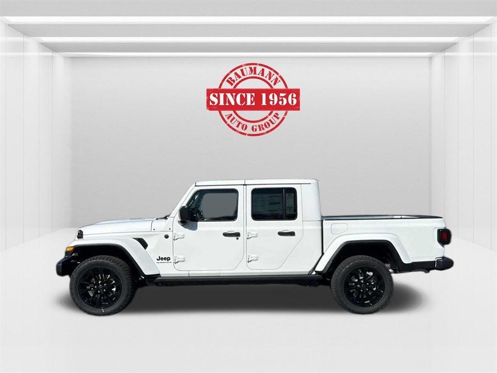 new 2025 Jeep Gladiator car, priced at $43,385