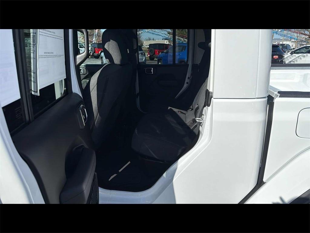 new 2025 Jeep Gladiator car, priced at $40,318