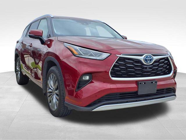 used 2020 Toyota Highlander Hybrid car, priced at $40,800