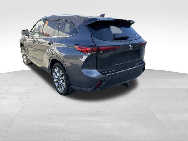 used 2020 Toyota Highlander car, priced at $32,500