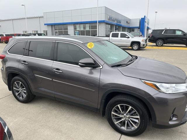 used 2019 Toyota Highlander car, priced at $23,500