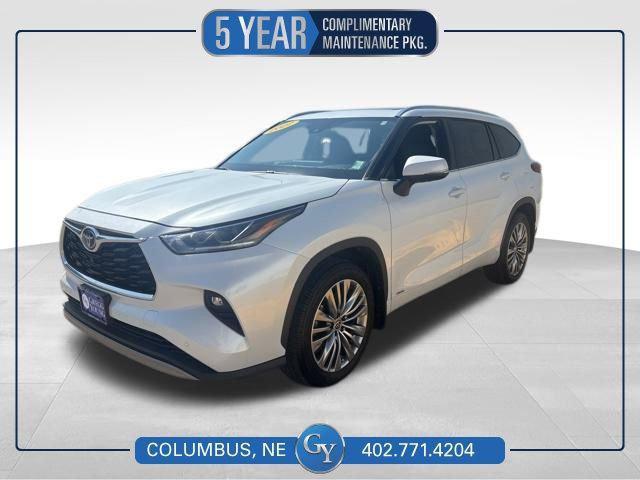 used 2022 Toyota Highlander Hybrid car, priced at $36,000