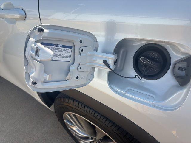 used 2022 Toyota Highlander Hybrid car, priced at $36,000