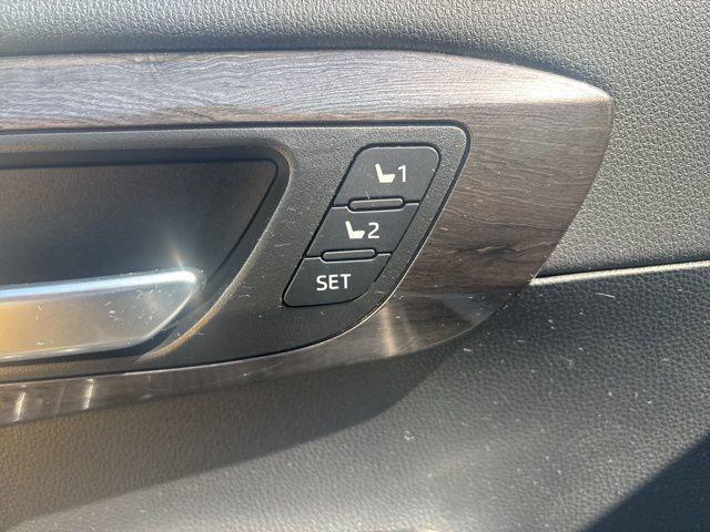 used 2022 Toyota Highlander Hybrid car, priced at $36,000
