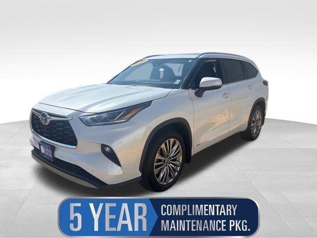 used 2022 Toyota Highlander Hybrid car, priced at $38,500
