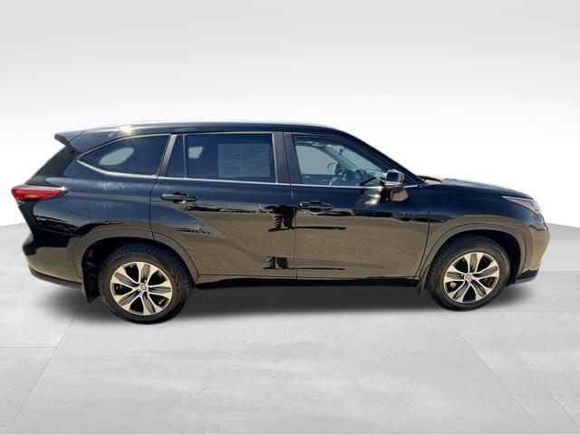 used 2023 Toyota Highlander car, priced at $41,900