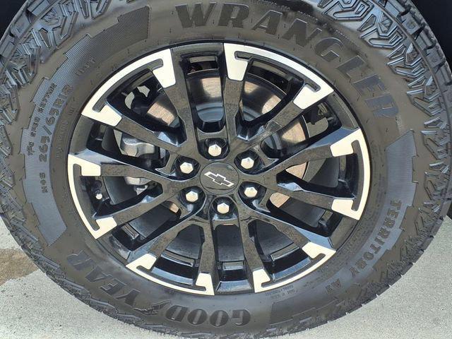 used 2024 Chevrolet Traverse car, priced at $48,500