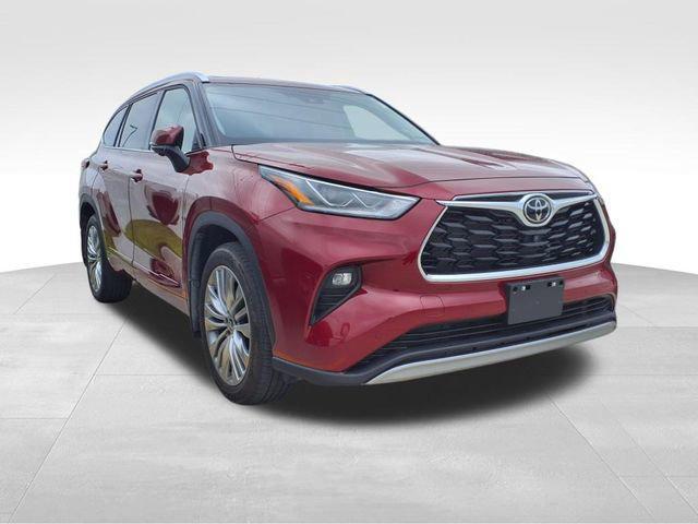 used 2023 Toyota Highlander car, priced at $45,800