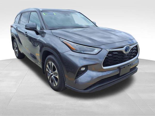 used 2022 Toyota Highlander Hybrid car, priced at $37,750