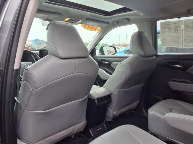used 2022 Toyota Highlander Hybrid car, priced at $37,750