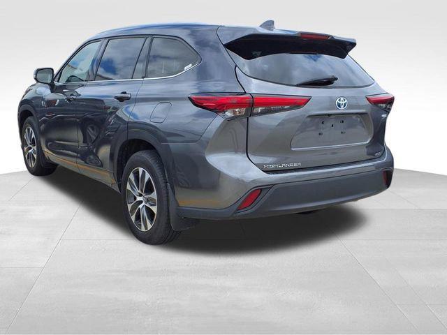 used 2022 Toyota Highlander Hybrid car, priced at $37,750