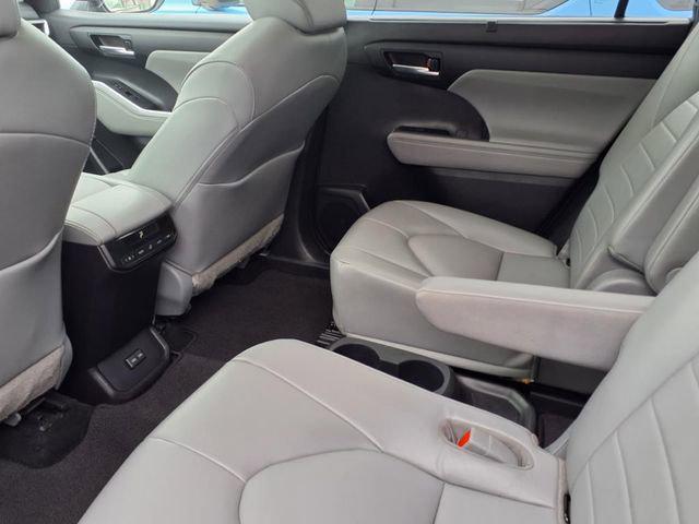 used 2022 Toyota Highlander Hybrid car, priced at $37,750