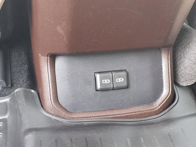used 2022 Toyota Highlander Hybrid car, priced at $40,500
