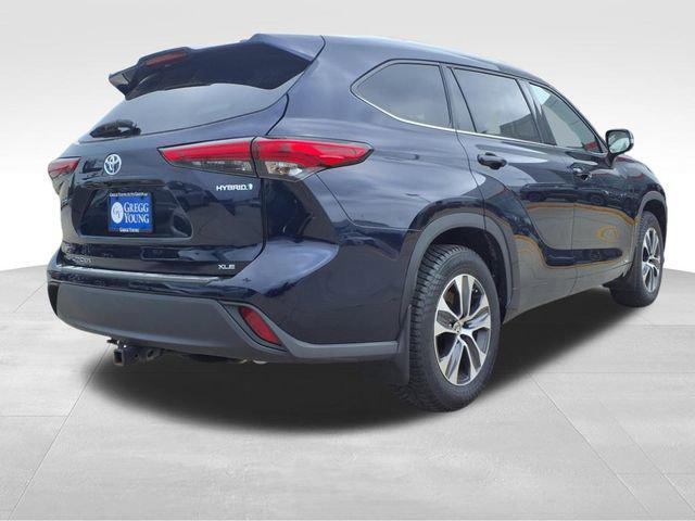 used 2022 Toyota Highlander Hybrid car, priced at $40,500