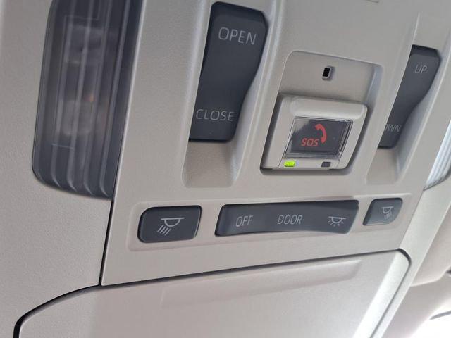used 2022 Toyota Highlander Hybrid car, priced at $40,500