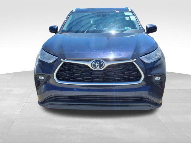 used 2022 Toyota Highlander Hybrid car, priced at $43,337
