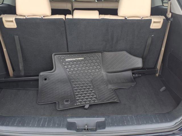 used 2022 Toyota Highlander Hybrid car, priced at $40,500