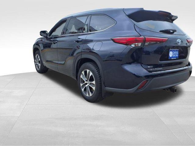 used 2022 Toyota Highlander Hybrid car, priced at $40,500