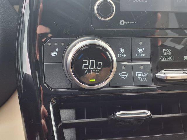 used 2022 Toyota Highlander Hybrid car, priced at $40,500