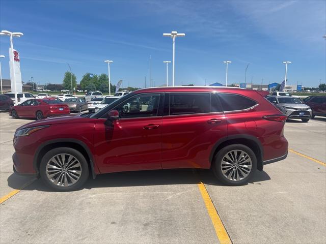 used 2020 Toyota Highlander car, priced at $35,500