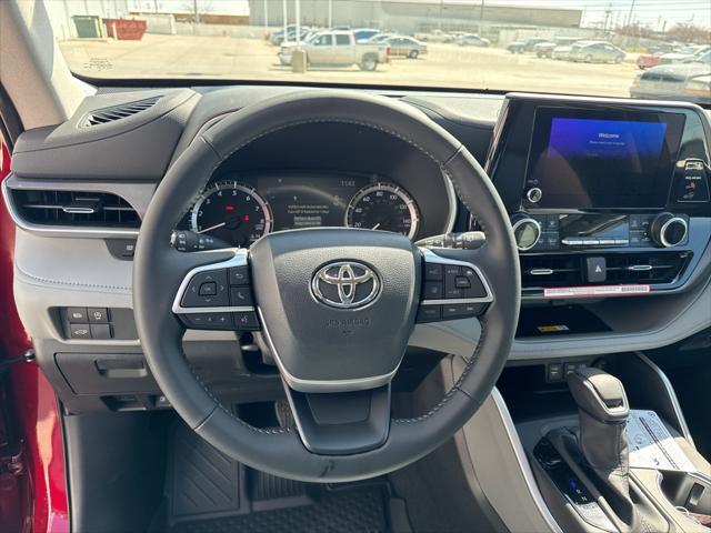 new 2024 Toyota Highlander car, priced at $44,598