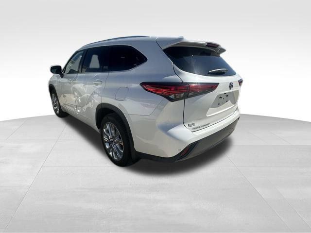 used 2021 Toyota Highlander Hybrid car, priced at $39,440