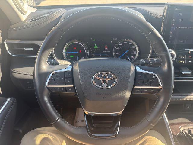 used 2021 Toyota Highlander Hybrid car, priced at $38,400