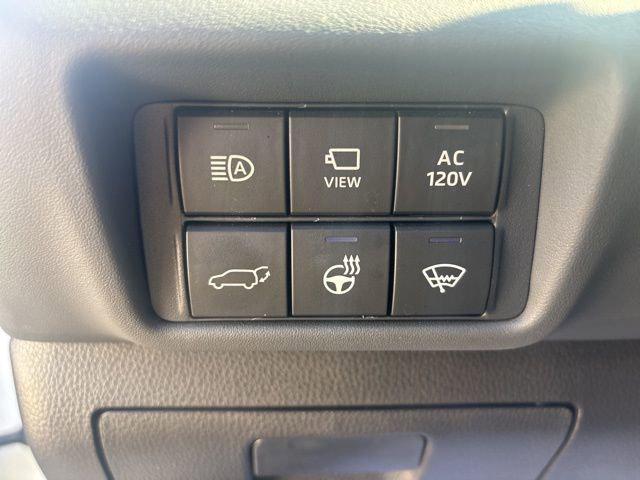used 2021 Toyota Highlander Hybrid car, priced at $38,400