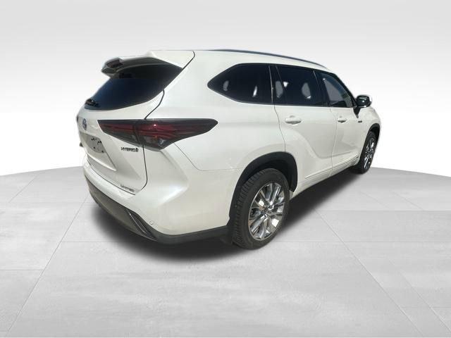 used 2021 Toyota Highlander Hybrid car, priced at $39,440