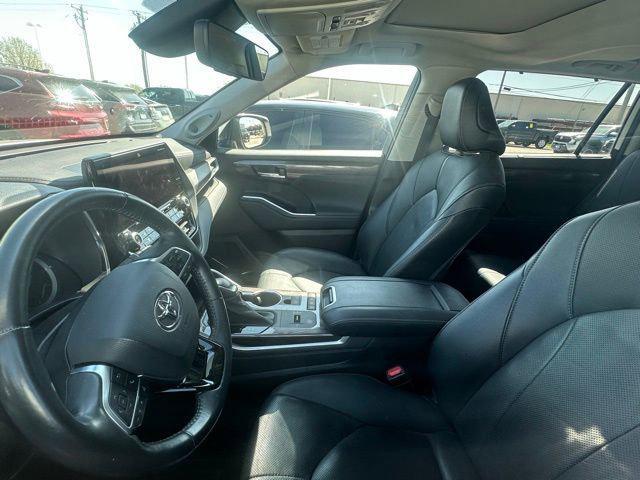 used 2021 Toyota Highlander Hybrid car, priced at $39,440