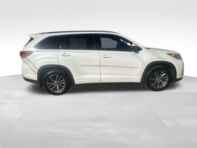used 2017 Toyota Highlander car, priced at $22,411