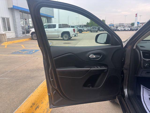 used 2020 Jeep Cherokee car, priced at $22,900
