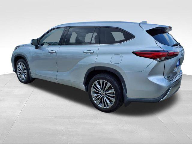 used 2020 Toyota Highlander car, priced at $27,000