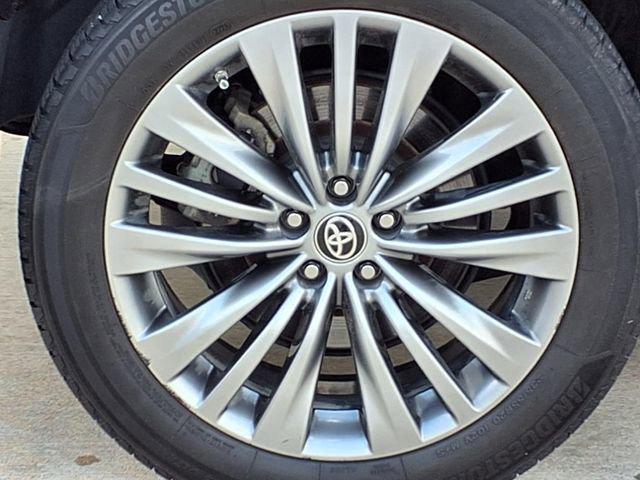 used 2020 Toyota Highlander car, priced at $27,000
