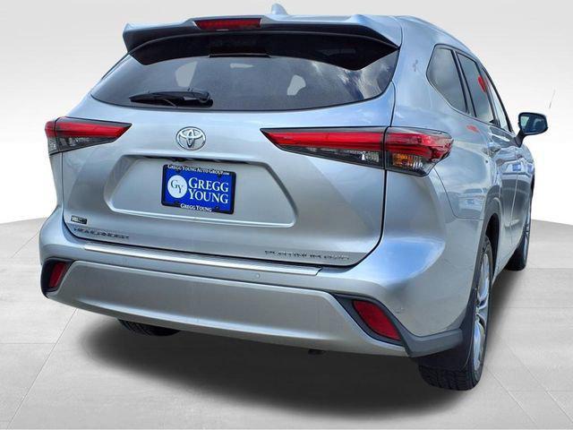 used 2020 Toyota Highlander car, priced at $27,000