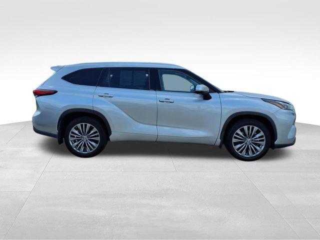 used 2020 Toyota Highlander car, priced at $27,000