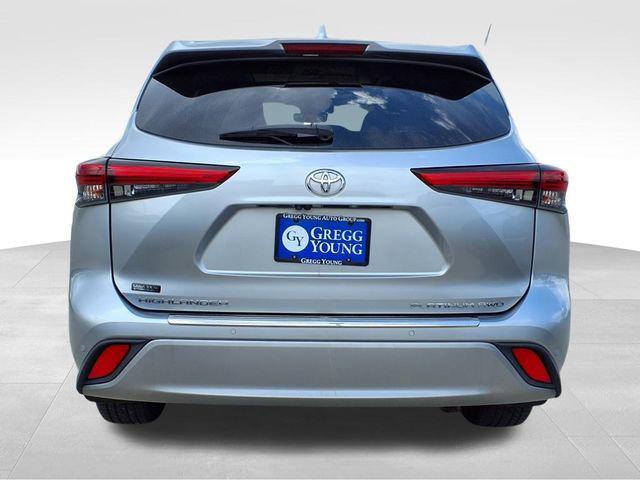 used 2020 Toyota Highlander car, priced at $27,000