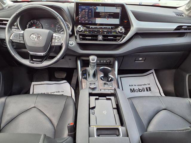 used 2020 Toyota Highlander car, priced at $27,000