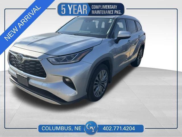used 2020 Toyota Highlander car, priced at $28,000