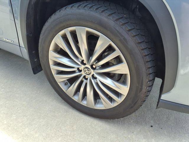 used 2022 Toyota Highlander Hybrid car, priced at $41,500