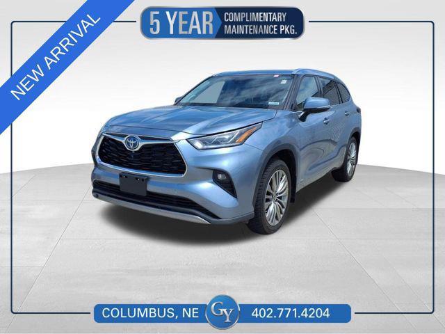 used 2022 Toyota Highlander Hybrid car, priced at $41,500