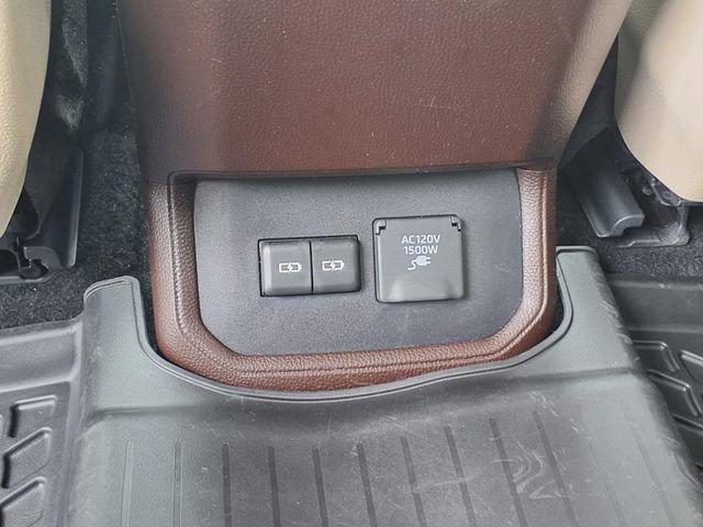 used 2022 Toyota Highlander Hybrid car, priced at $40,500