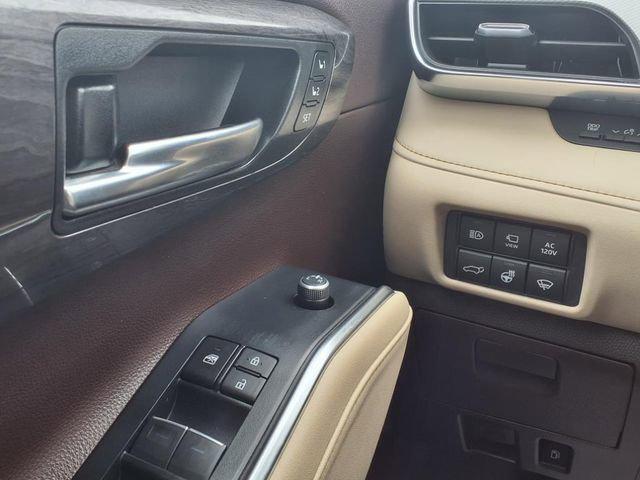 used 2022 Toyota Highlander Hybrid car, priced at $40,500