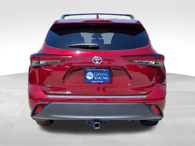 used 2023 Toyota Highlander car, priced at $36,500