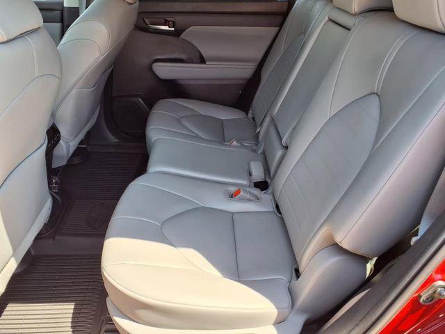 used 2023 Toyota Highlander car, priced at $36,500