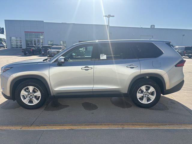 new 2025 Toyota Highlander car, priced at $44,288