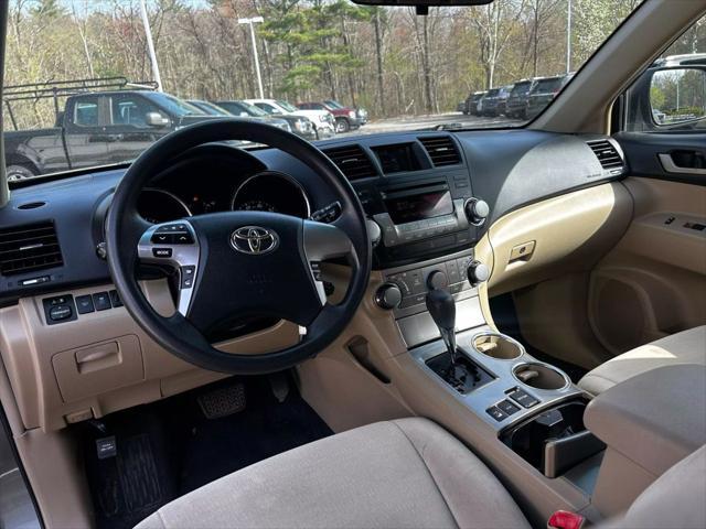 used 2011 Toyota Highlander car, priced at $11,995
