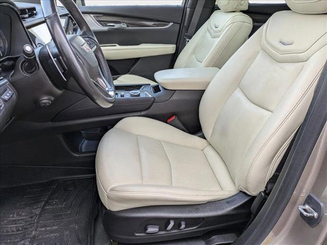 used 2023 Cadillac XT6 car, priced at $31,106