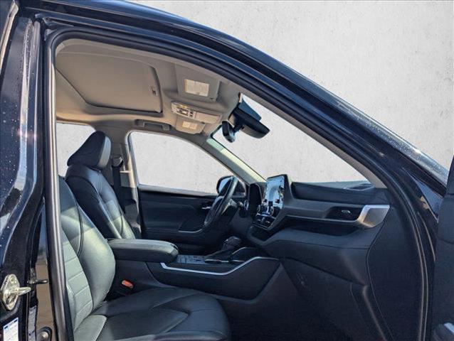 used 2020 Toyota Highlander car, priced at $30,908