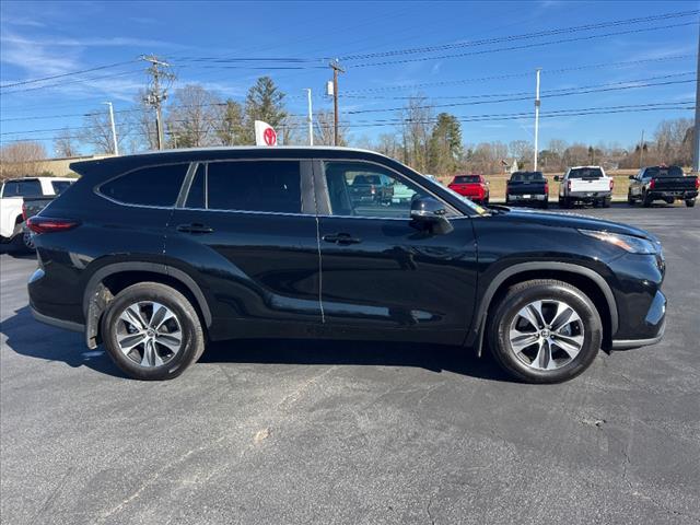 used 2024 Toyota Highlander car, priced at $43,999